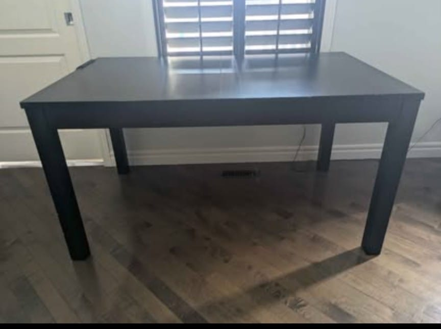 Extendable Dining Table with 4 Chairs