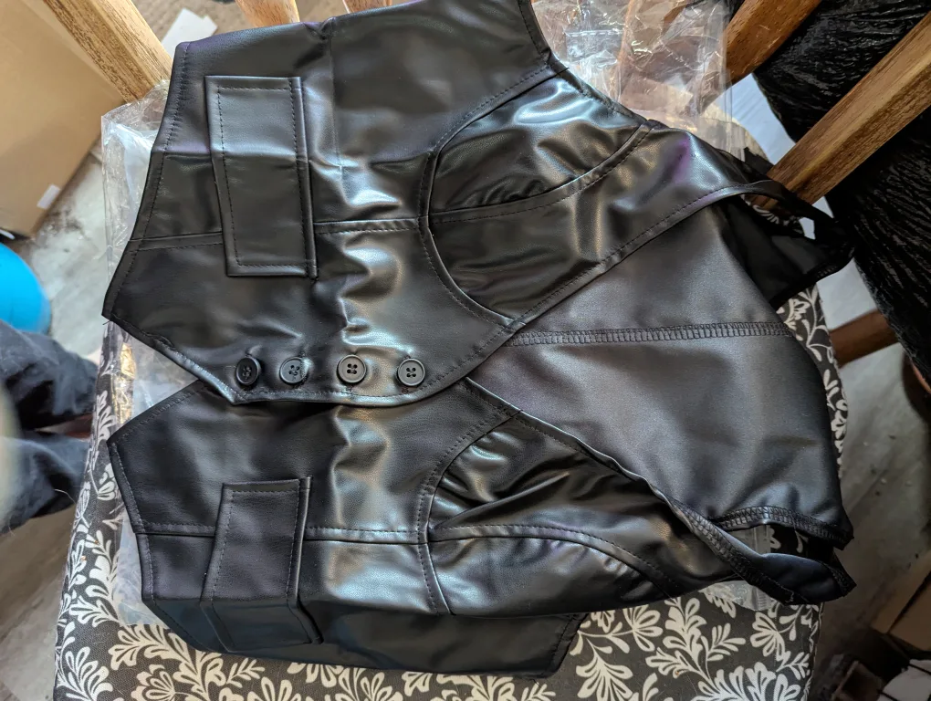 🥕 Brand new in bag Size Med Asian sizing