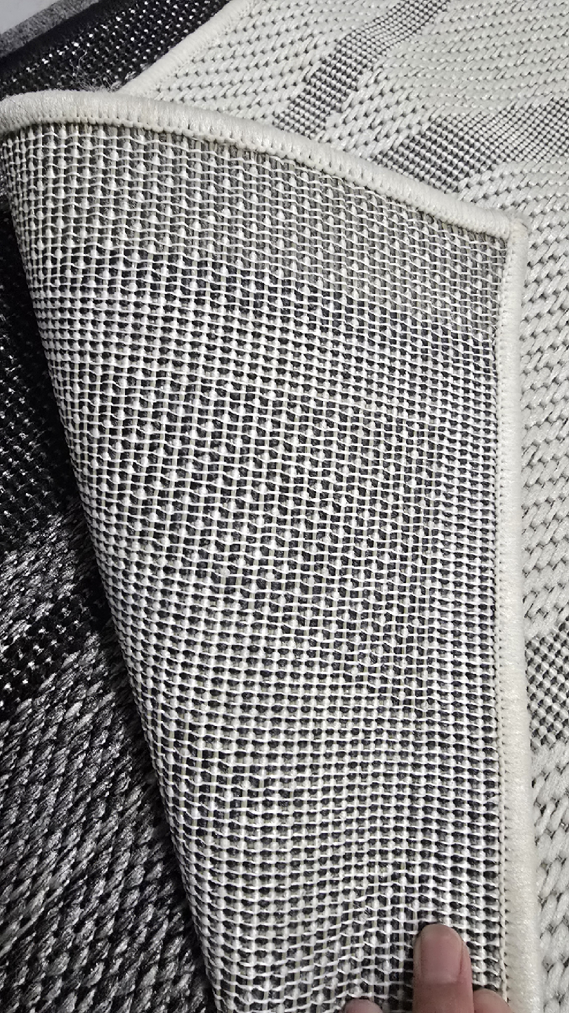 Area Rug - Geometric Pattern - photo 3