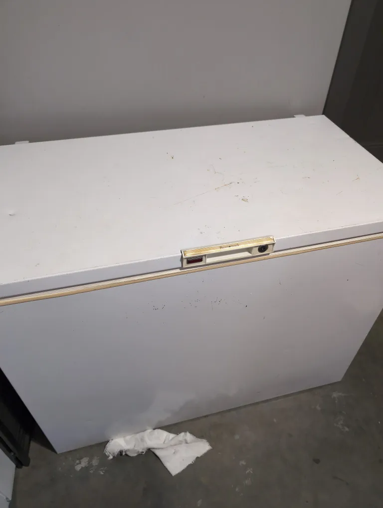 White Beaumark Chest Freezer