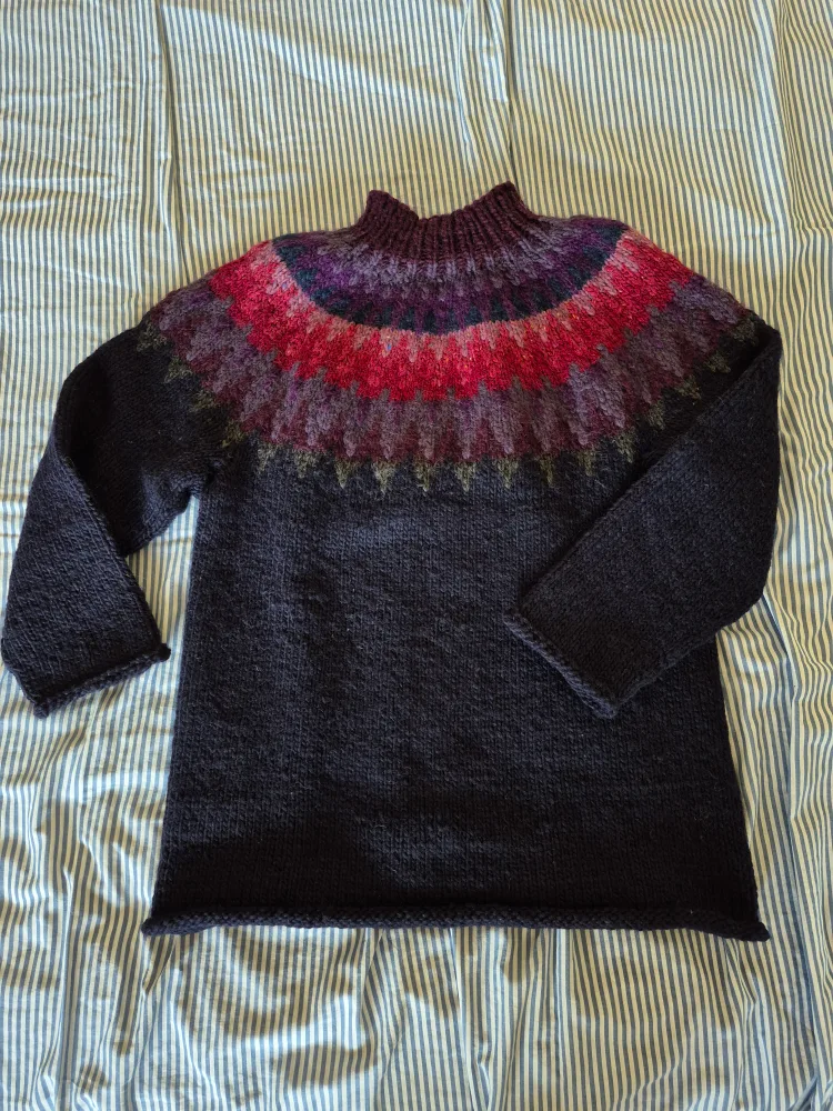 Handknit Icelandic Lopi sweater (Pure Wool) : As New! 🧶 image indicator(5)