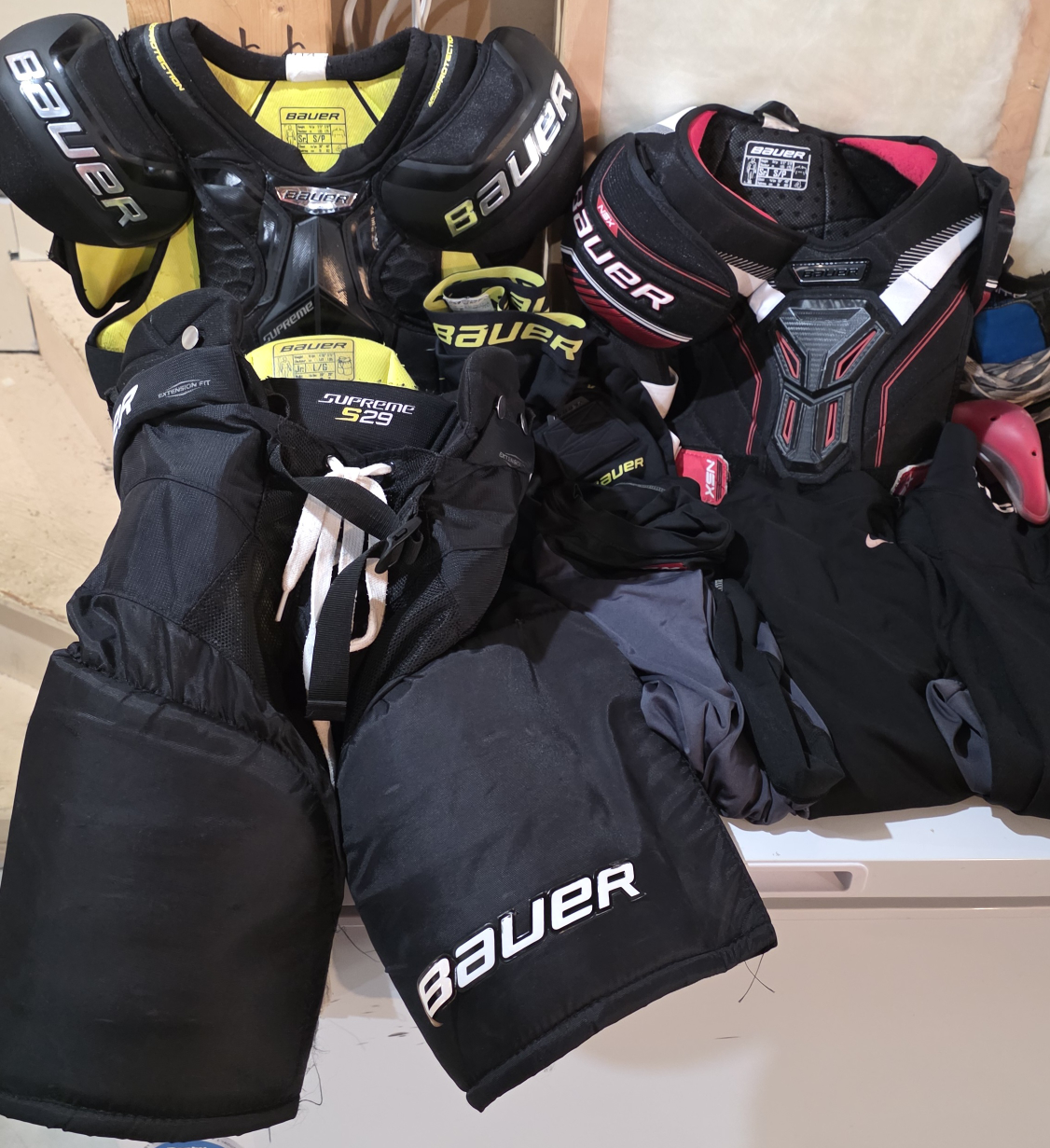 Various Bauer Supreme  Hockey Gears - photo 3