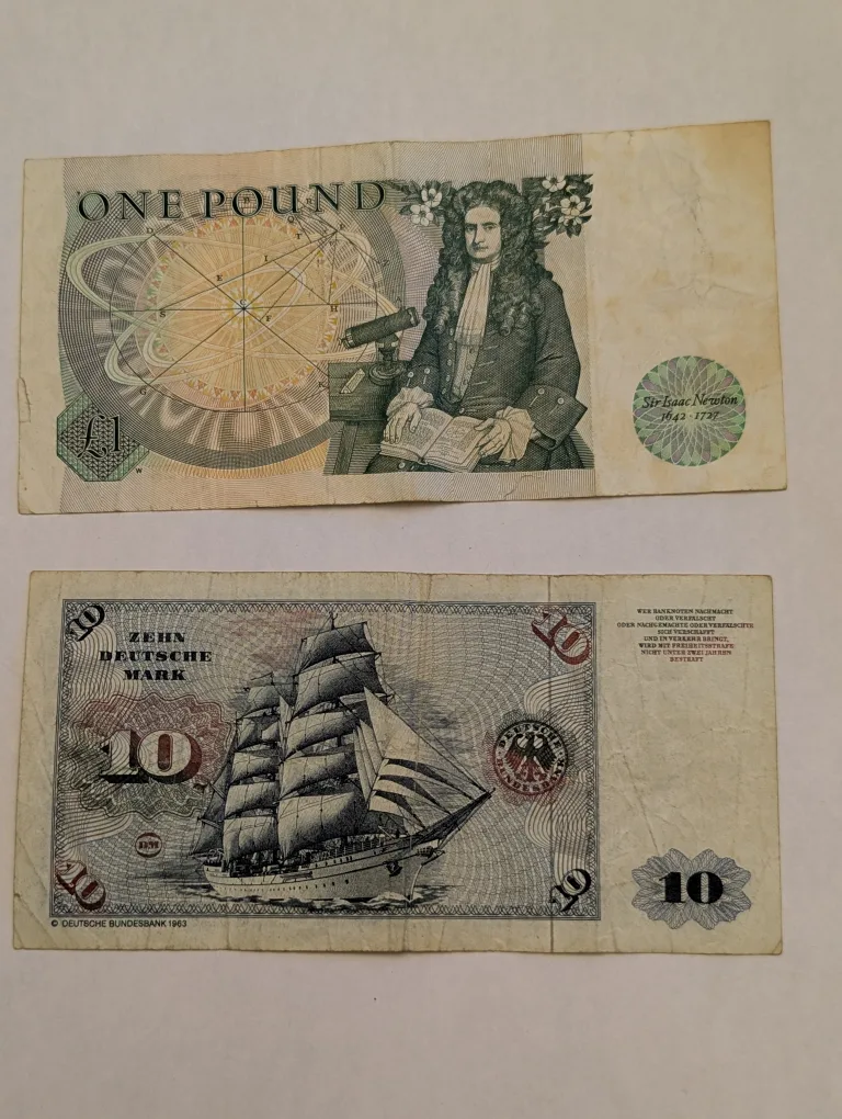 Vintage Coins - Assorted Years image indicator(9)