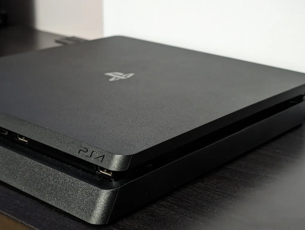 Sony PlayStation 4 Slim Black - 1TB Console image indicator(2)