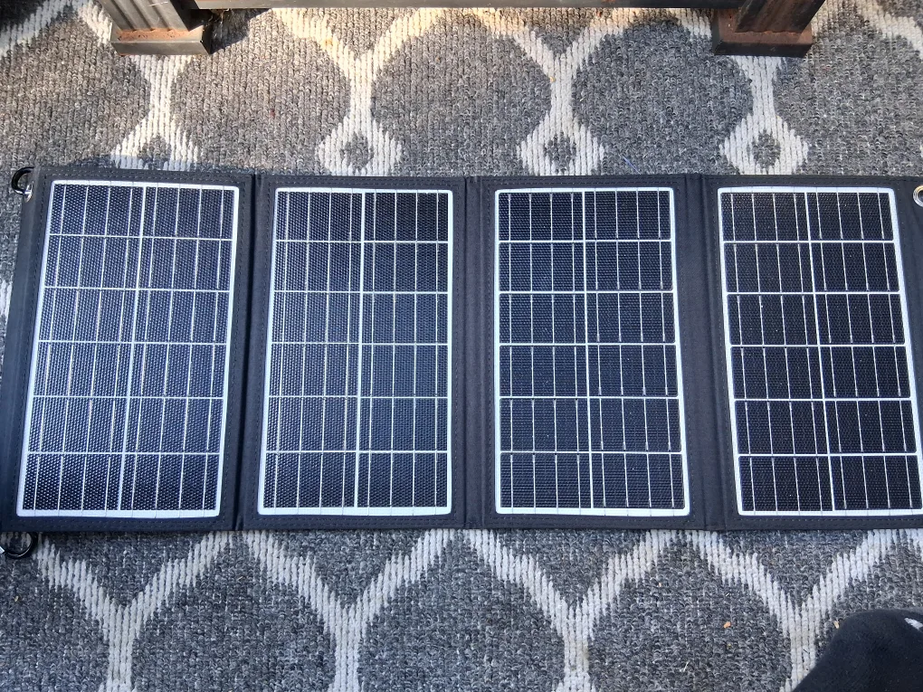 ELECAENTA 30W Portable Solar Panel Charger image indicator(3)