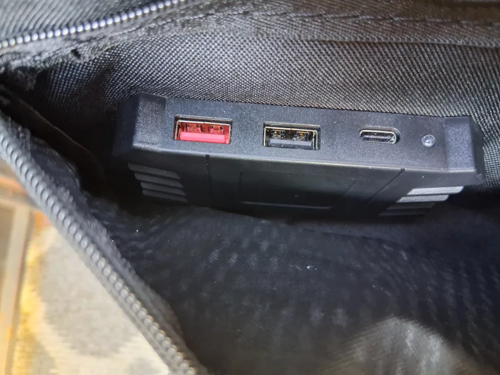 ELECAENTA 30W Portable Solar Panel Charger image indicator(4)