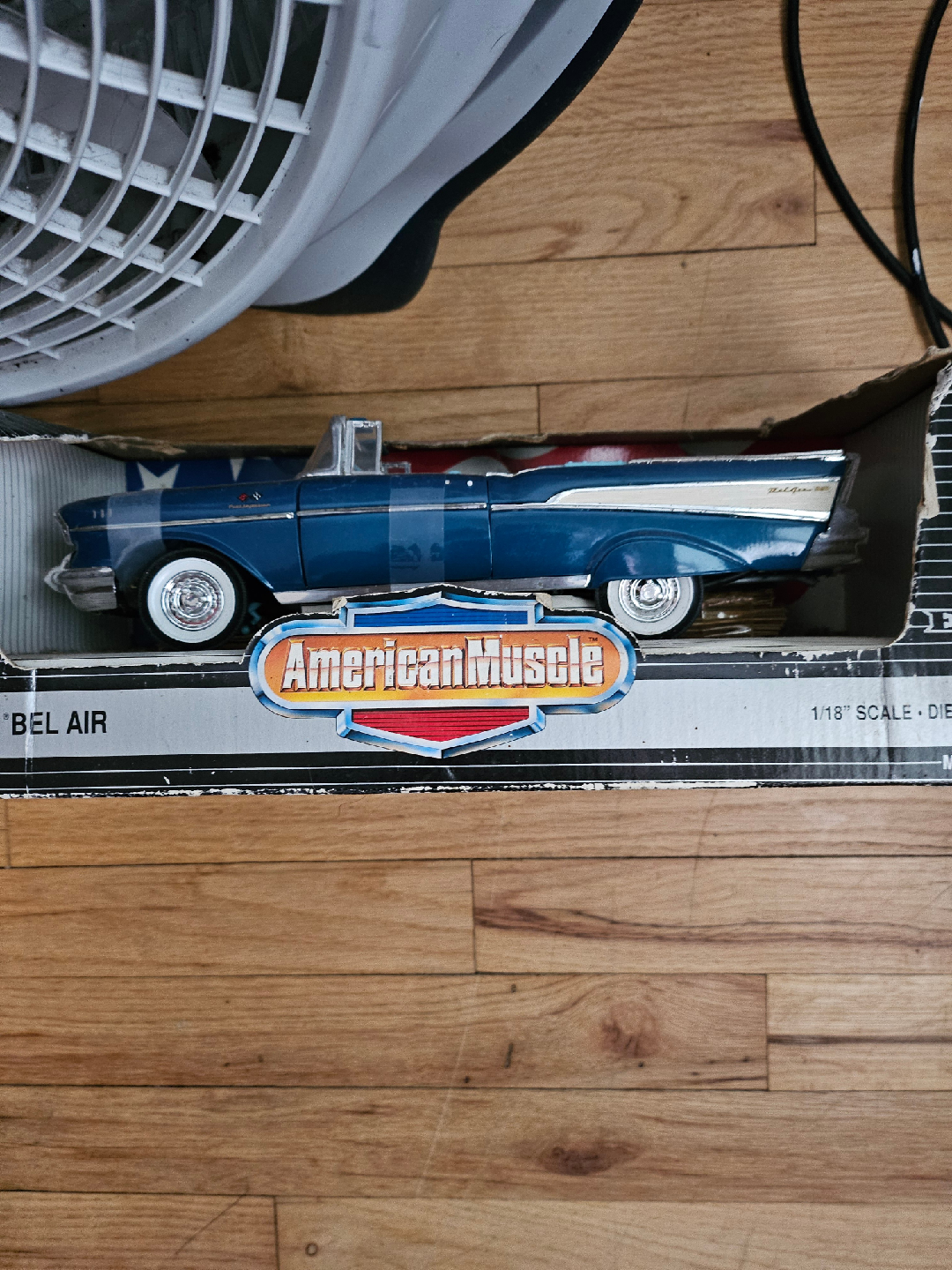 DIECAST CARS 1/18 1/24 SCALE - photo 2
