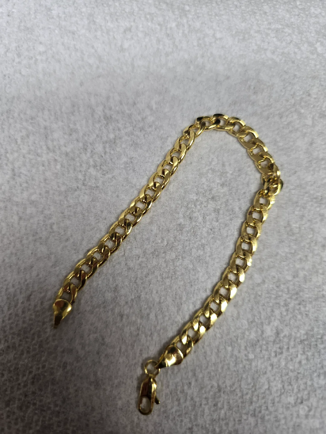 Not real Gold Chain Bracelet image indicator(2)