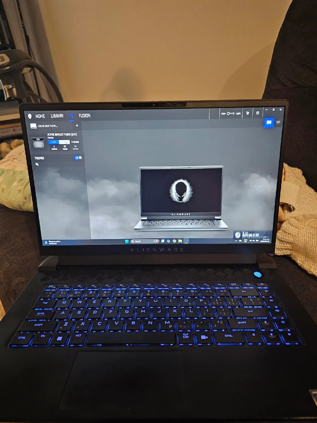 Alienware m15 R5 Ryzen Edition Gaming Laptop - RTX 3070, image indicator(3)