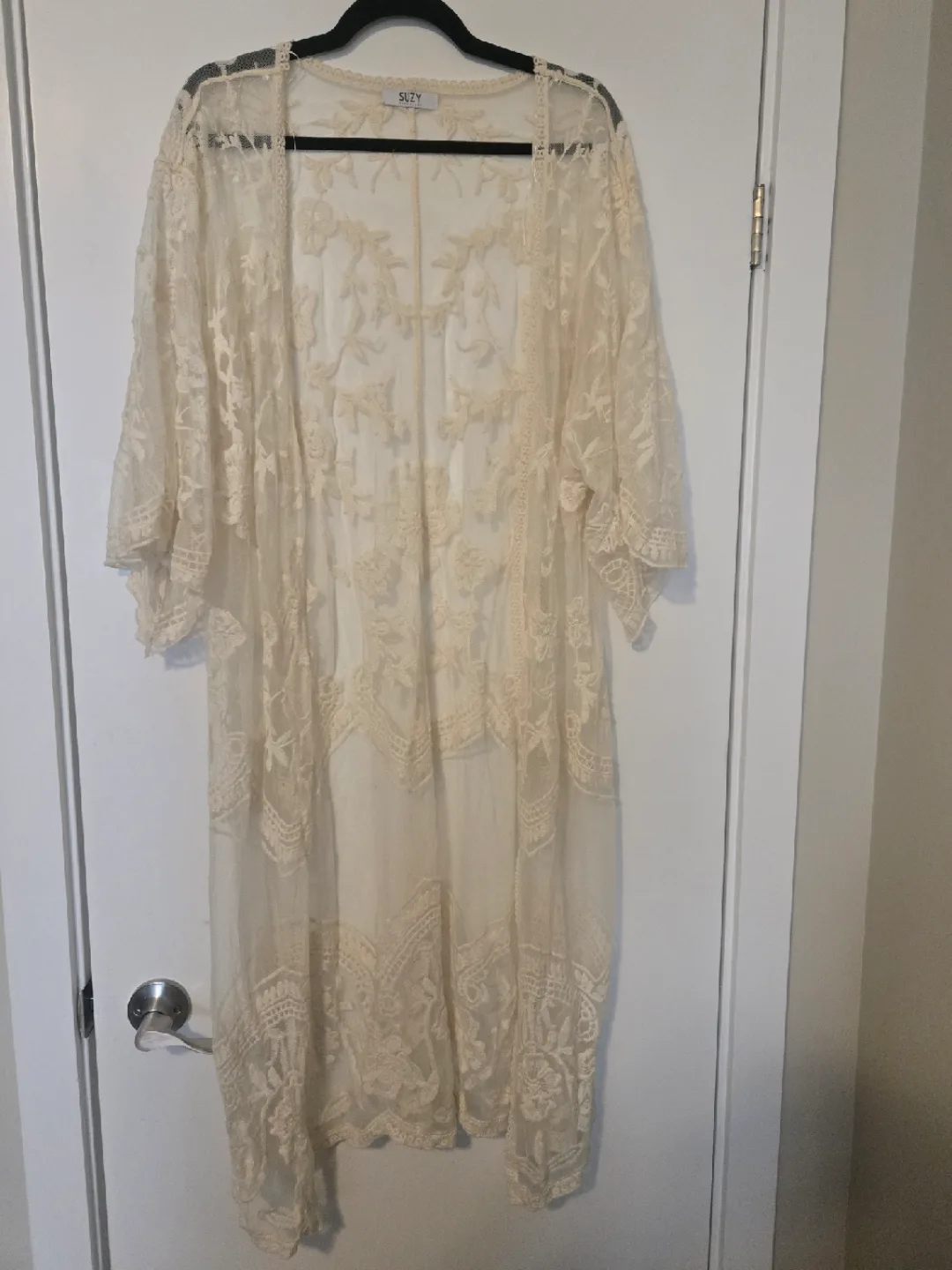 Suzy Shier Lace Kimono - Cream