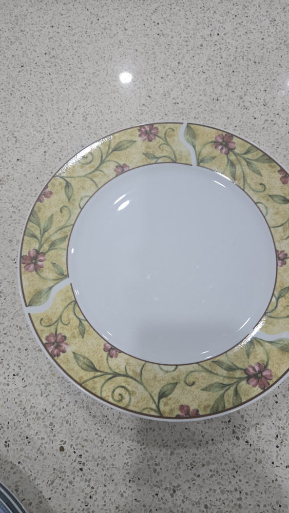 Plates and Bowls - photo 2