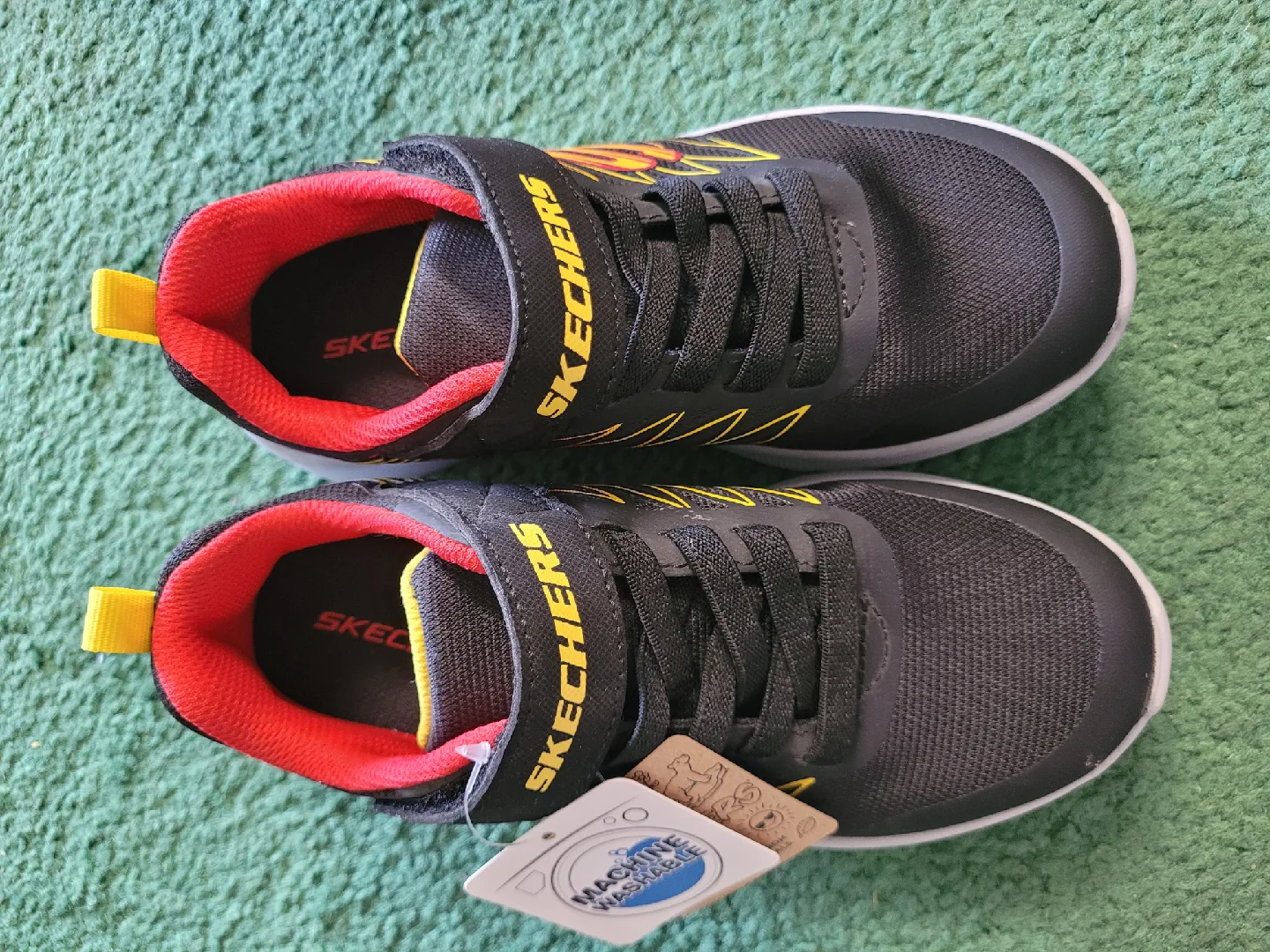 Skechers Kids' Black/Red Sneakers - Size 1 thumbnail