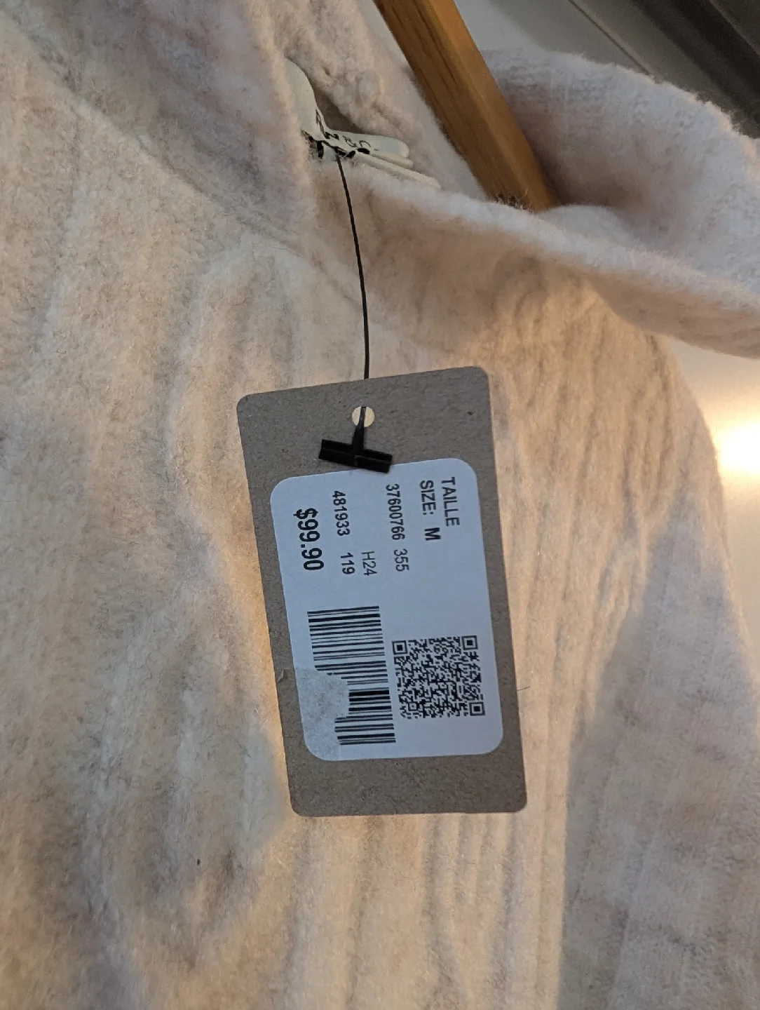 RW&CO Cream Cable Knit Hoodie - Brand New (M) image indicator(2)