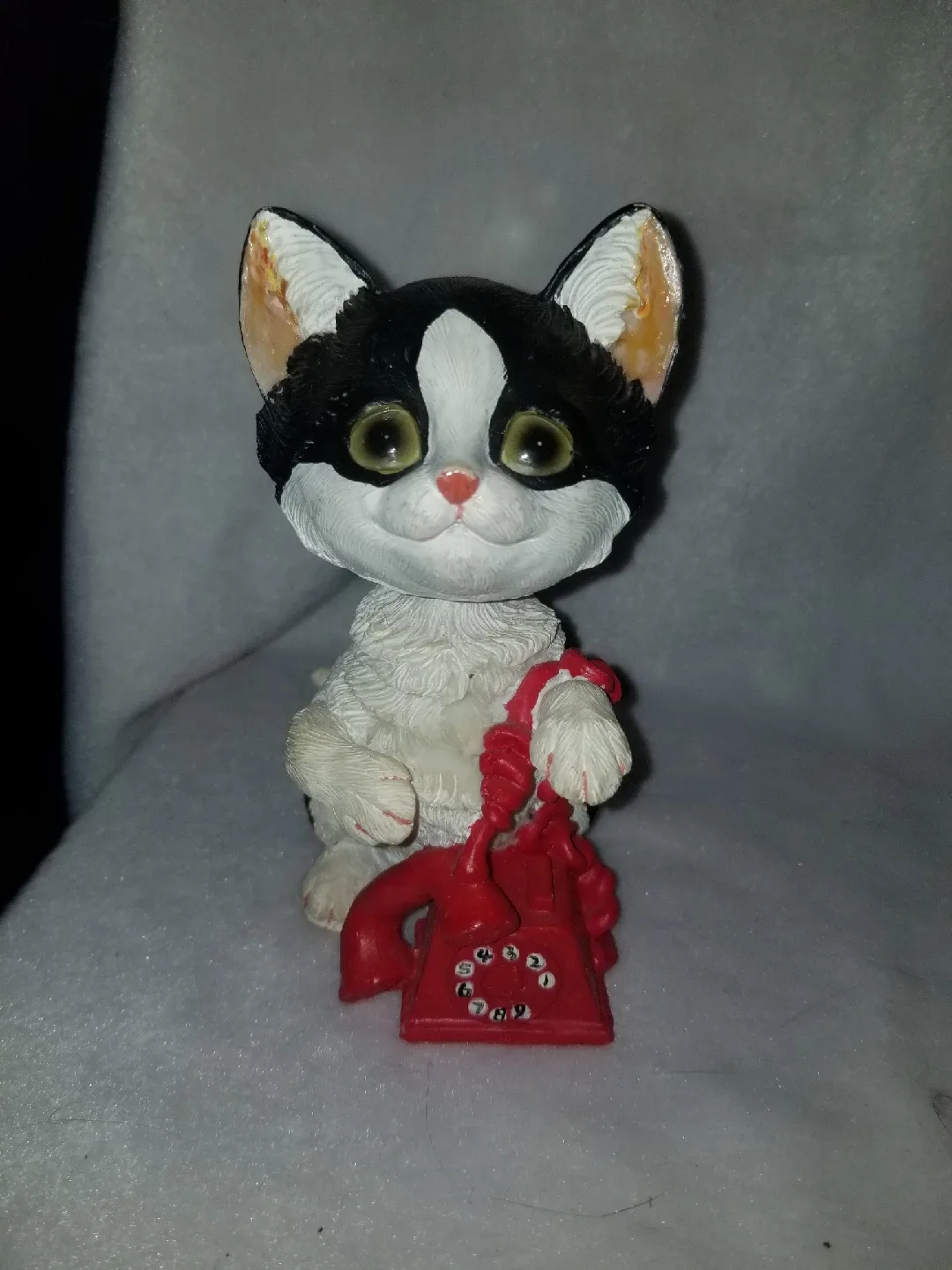 bobblehead cat Figurine with Red Phone thumbnail