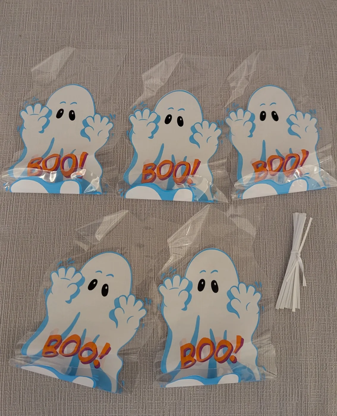 Ghost Boo Treat Bags - Halloween Party Favours thumbnail