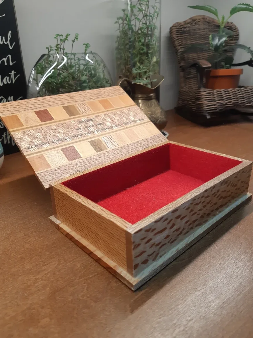 Vintage Sovereign Woodware Handcrafted box from New Zealand image indicator(9)