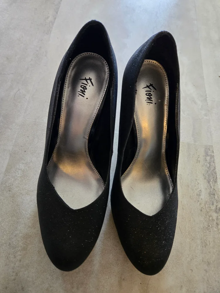 Fioni Glitter Black Heels - Size 7 image indicator(2)