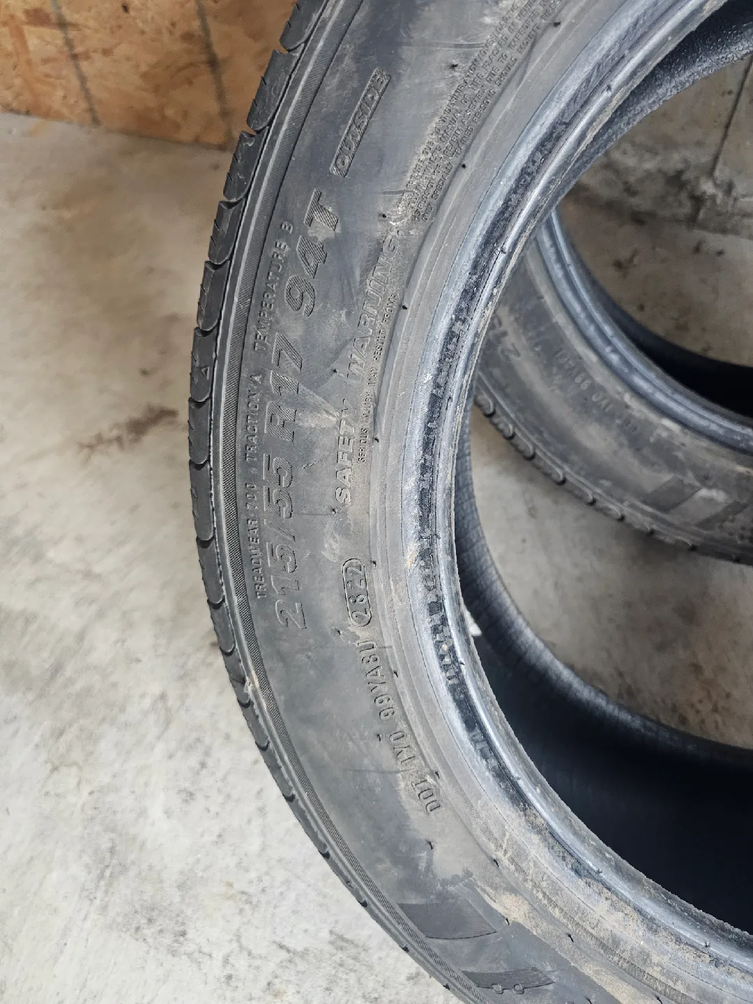 2X215/55/R17 kumho solus  2 all season tires image indicator(2)