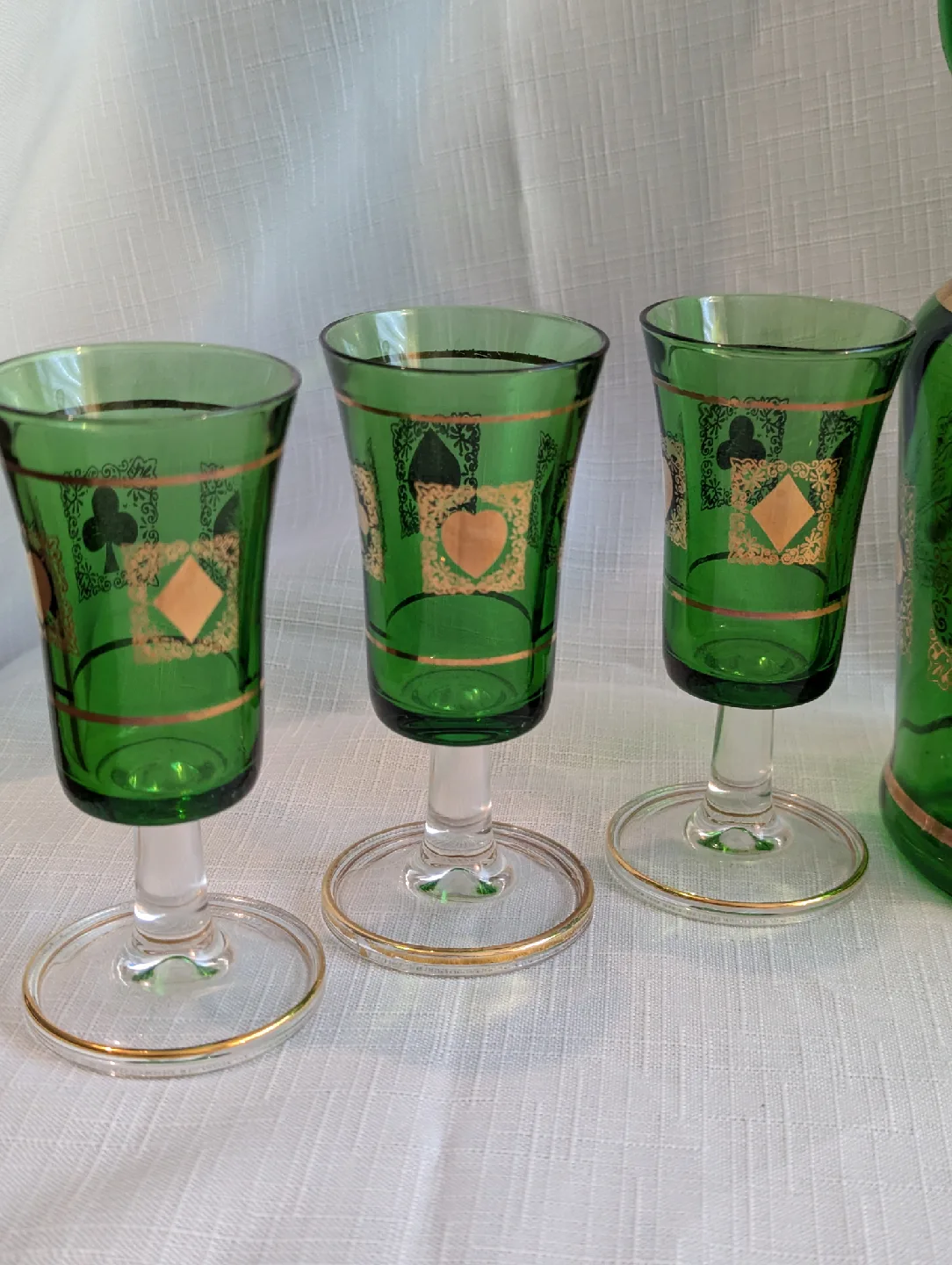 Green Glass Decanter Set with Card Suit Design 🥕 image indicator(3)