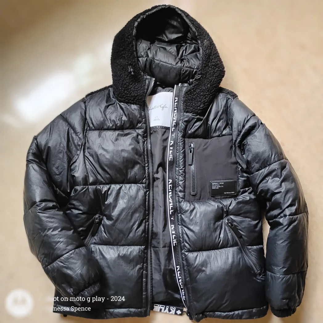 Kendall + Kylie Black Puffer Jacket - L/G image indicator(5)