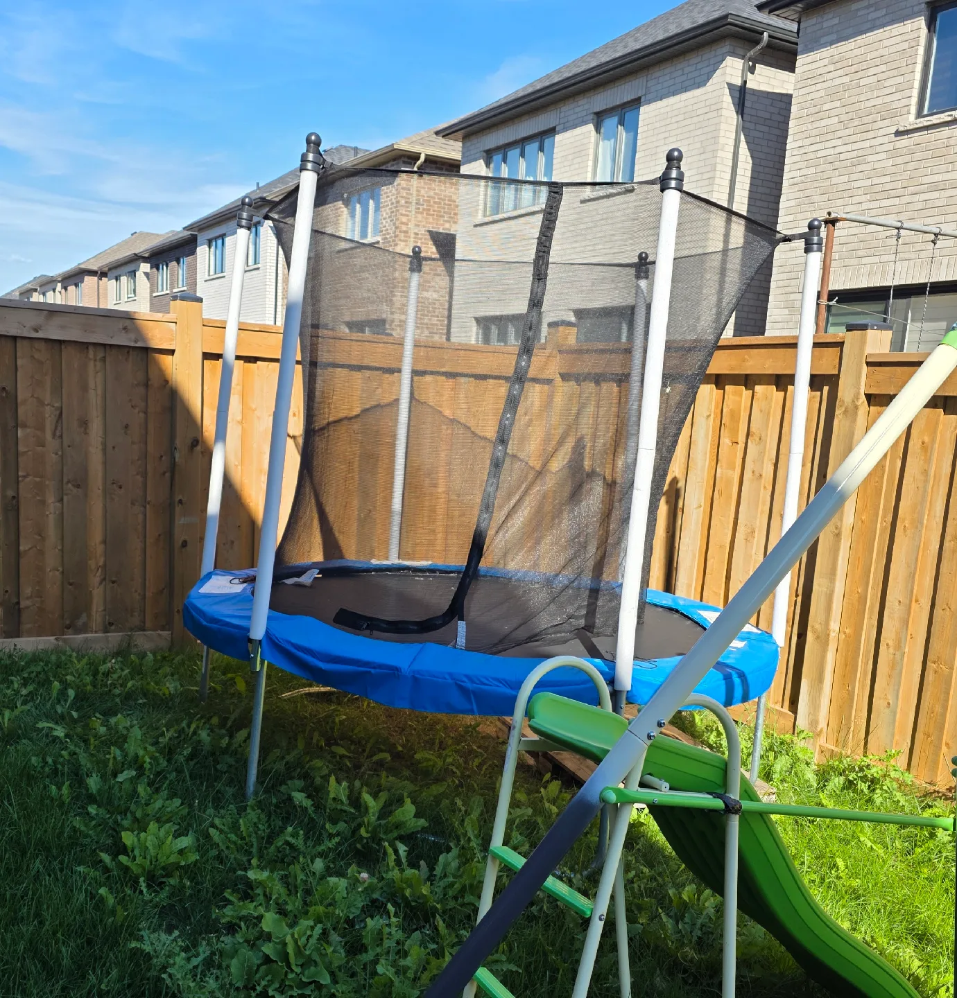 JumpTek 8-ft Outdoor Trampoline with Safety Enclosure image indicator(2)