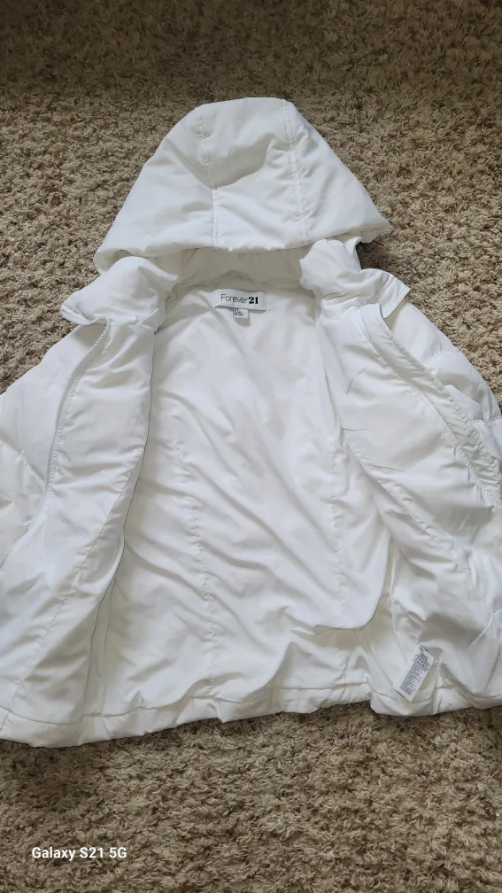 Forever 21 White Puffer Jacket Size S image indicator(3)