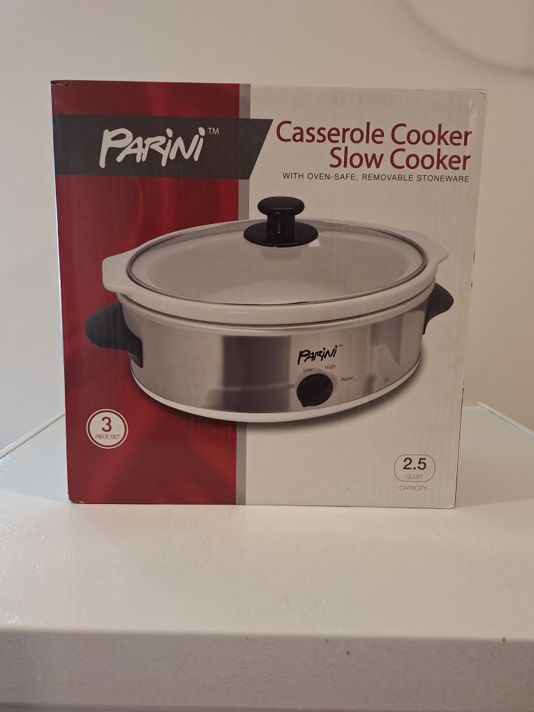 Parini Casserole Slow Cooker - New in Box!