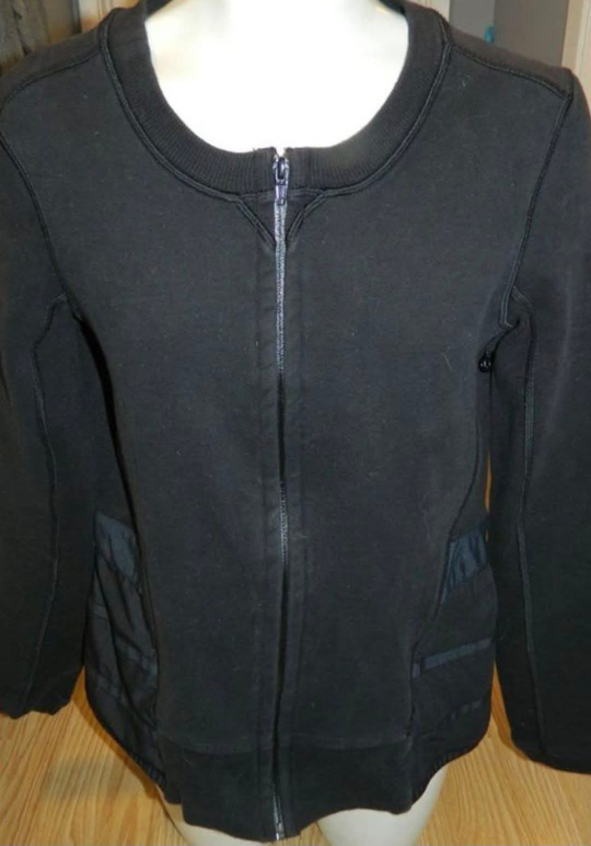Lululemon ruffle up zip up Size 6
