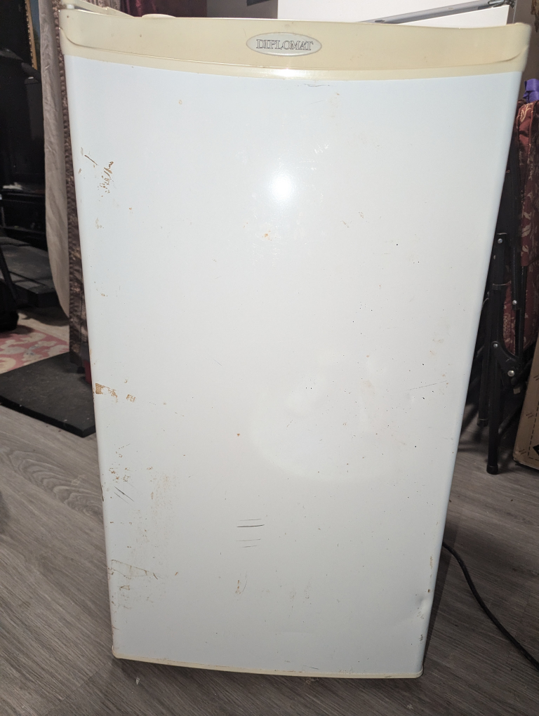 Diplomat Mini Fridge - White