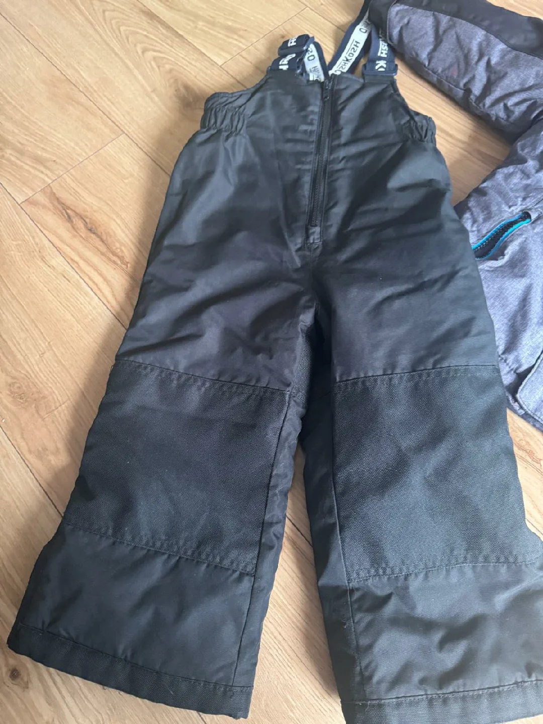 Snowsuit 3T Oshkosh brand image indicator(4)