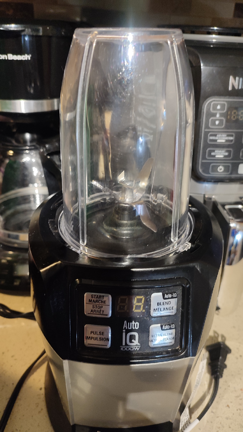 Ninja Auto-iQ 1000W Blender - photo 2