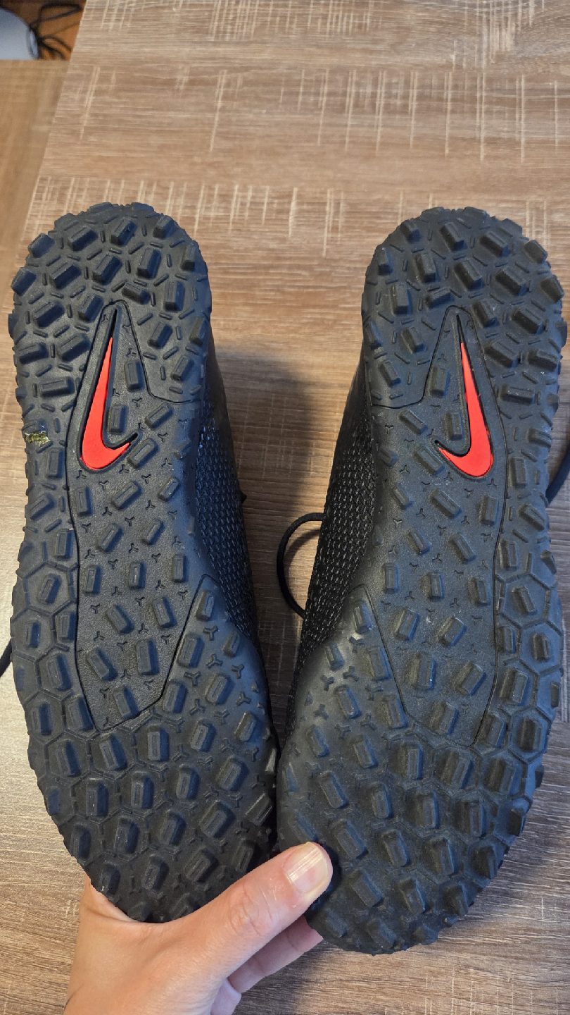Nike Phantom Soccer Shoes - Size 9.5 - photo 2