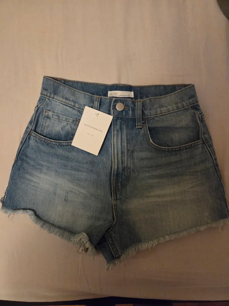 Oak + Fort denim shorts size 26 thumbnail
