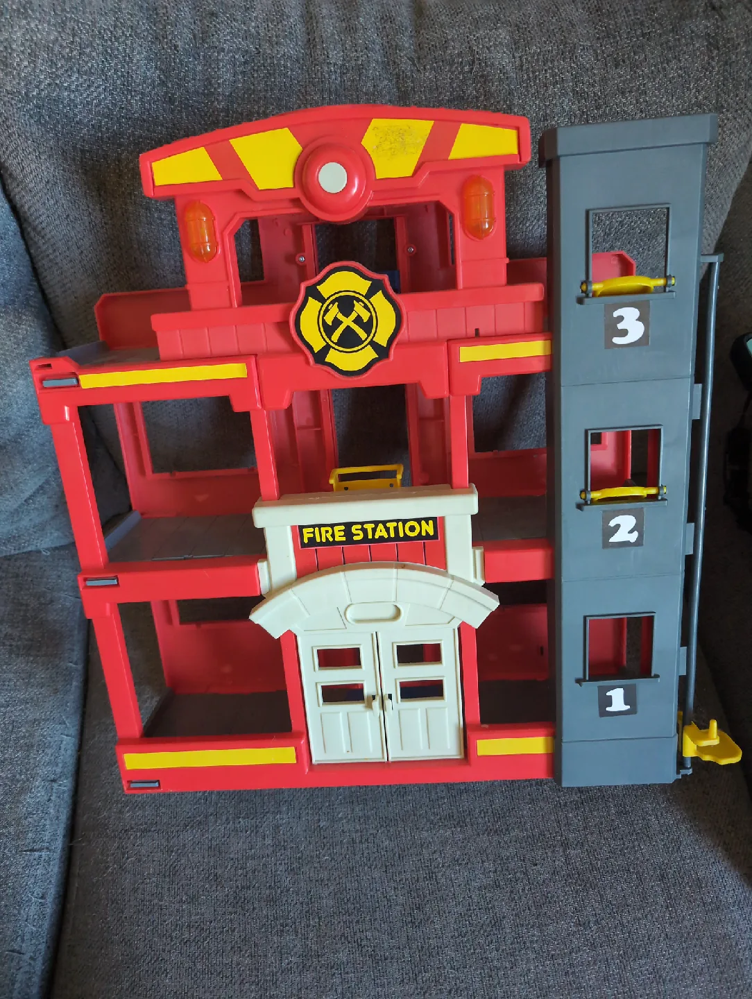 Fire Station Playset - Red & Grey image indicator(3)