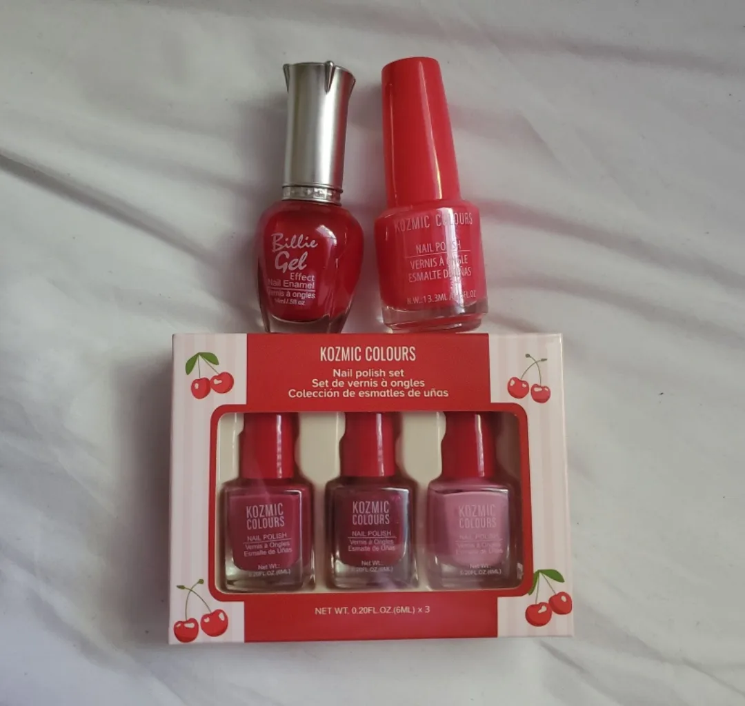 Red and Pink Nail Polish Set thumbnail