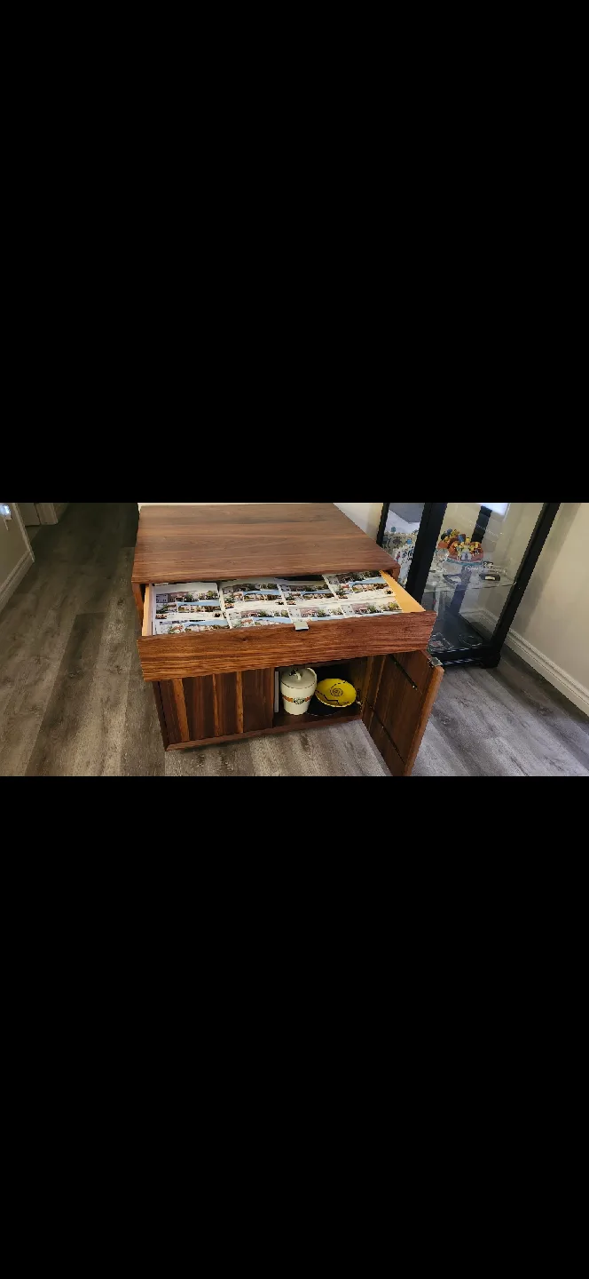 Custom-made Walnut Buffet sideboard bar cabinet for sale image indicator(3)