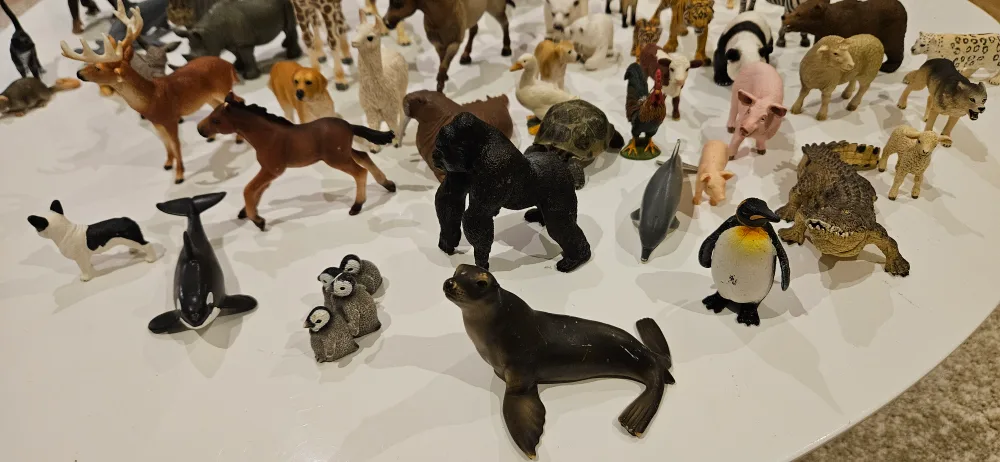 50 to 60 schleich animal figures