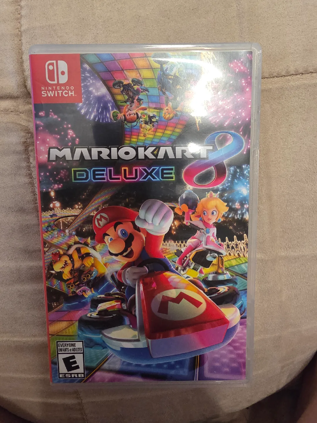Mario Kart 8 Deluxe - Nintendo Switch Game thumbnail