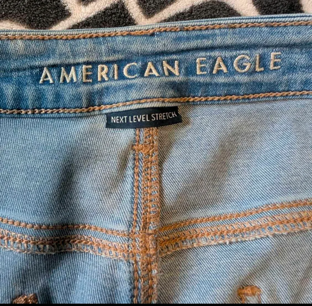 American Eagle Ripped Jeans - Size 18 image indicator(4)