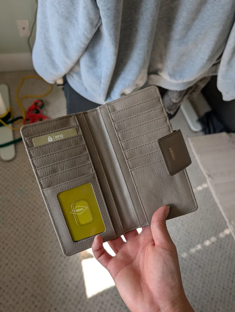 Fossil Leather Wallet image indicator(2)