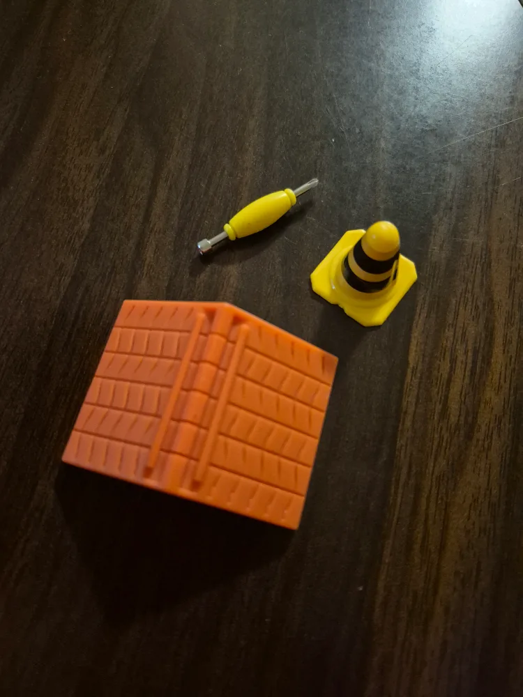 Tech Deck Fingerboard with Accessories image indicator(3)