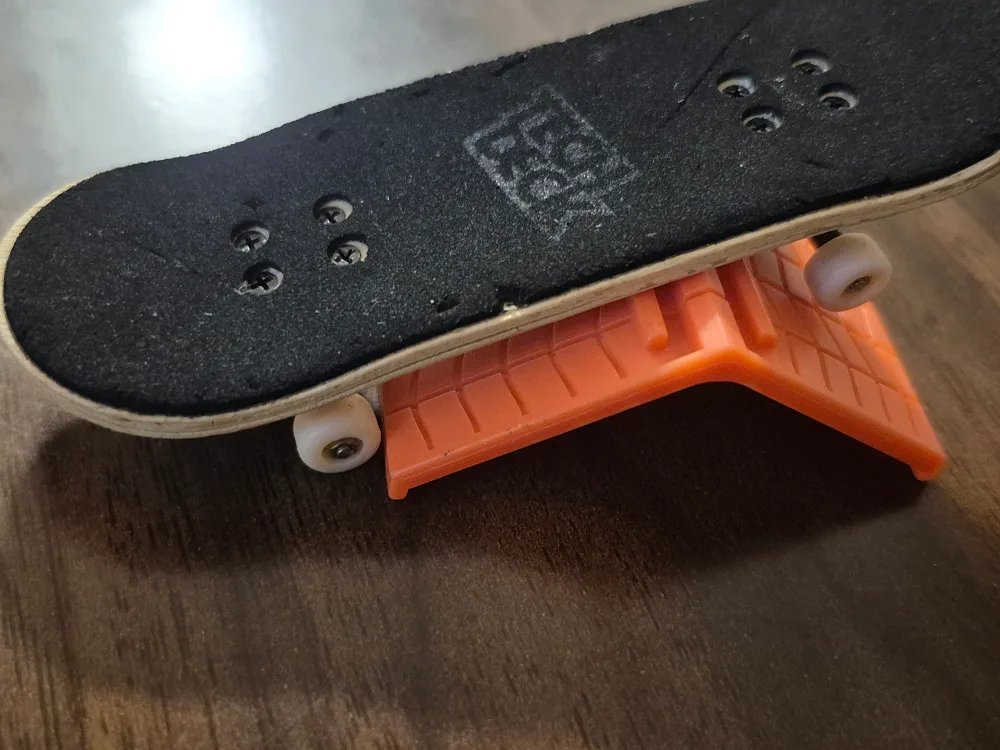 Tech Deck Fingerboard with Accessories image indicator(5)