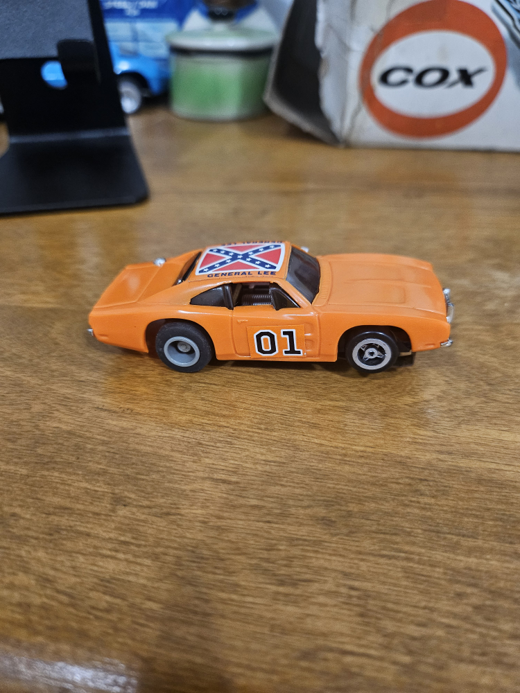Vintage 1981 Ideal Toy Corp General Lee Car - photo 2
