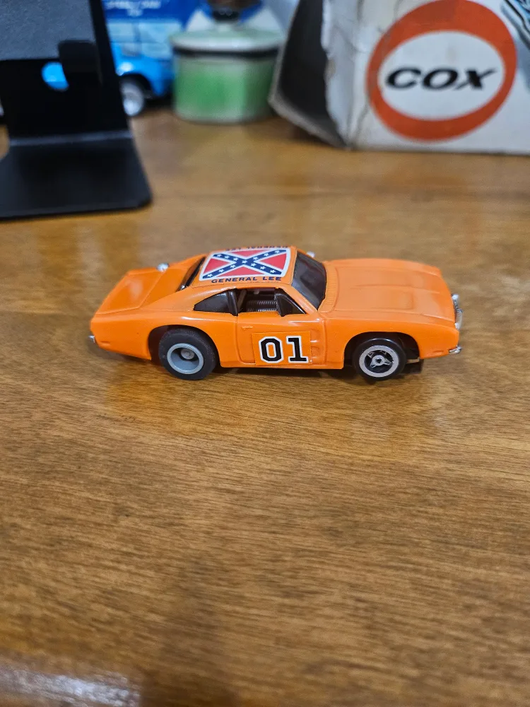 Vintage 1981 Ideal Toy Corp General Lee Car image indicator(2)