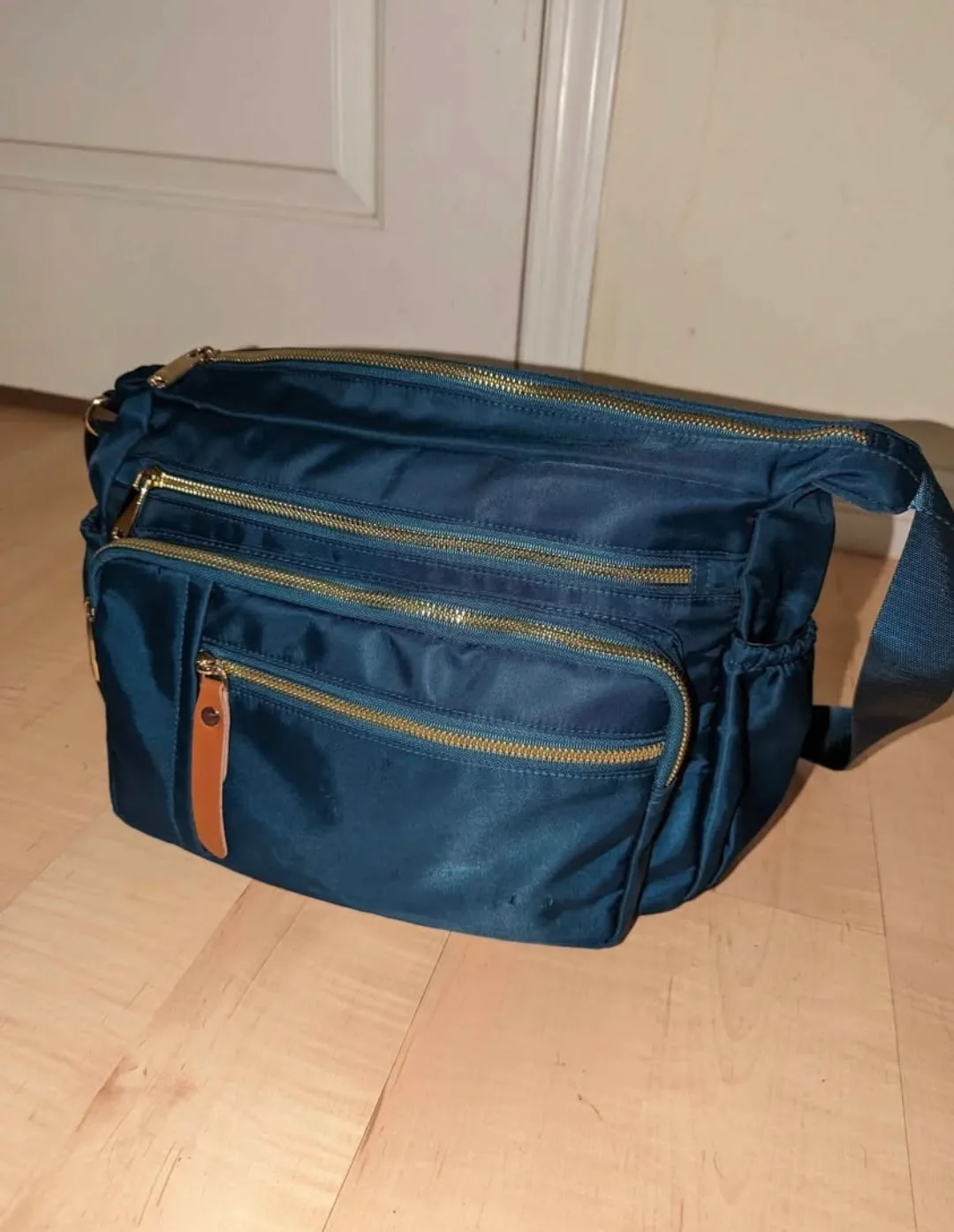 Crossbody Shoulder Bag with Multiple Pockets thumbnail