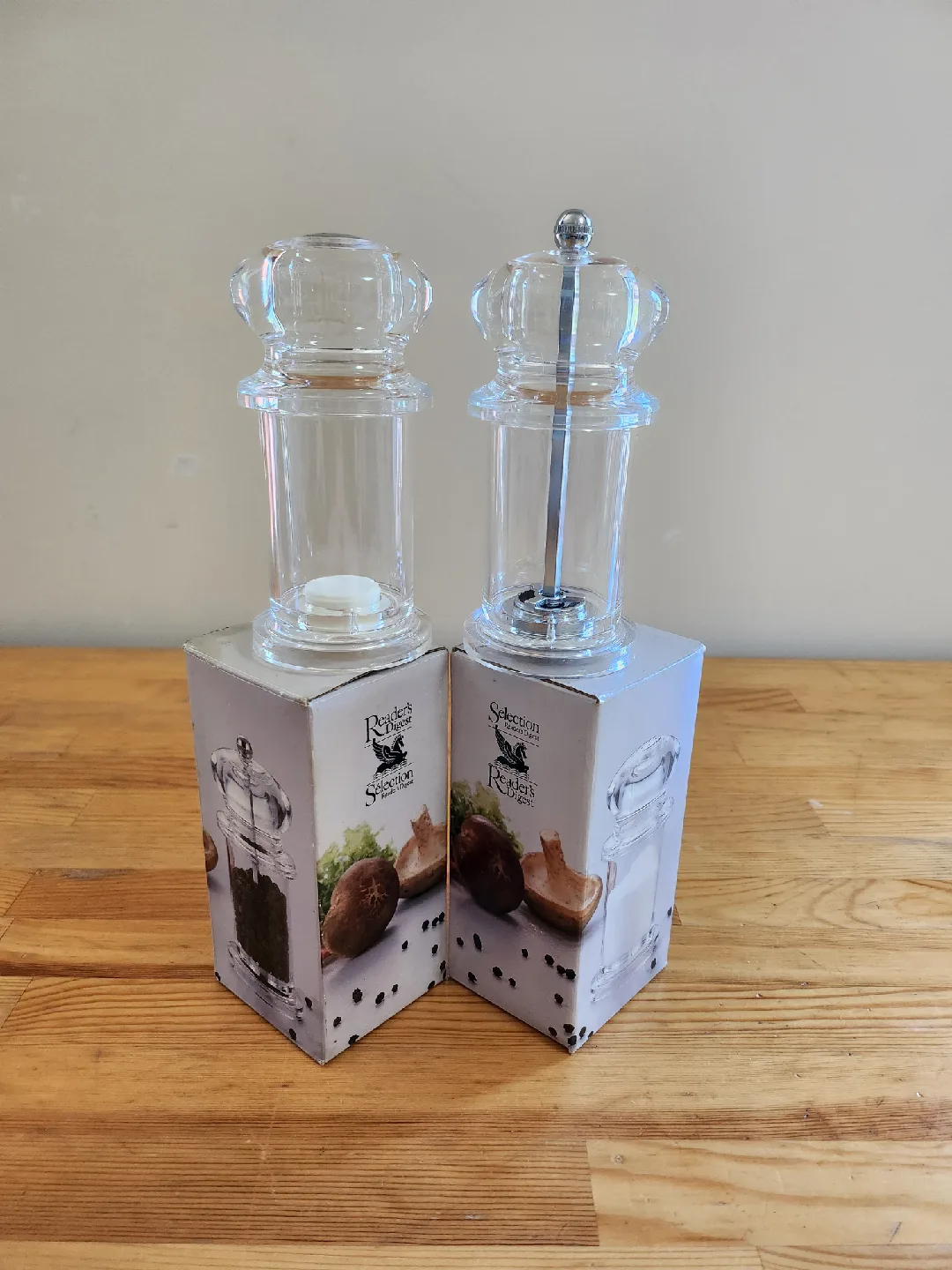 Salt & Pepper Grinder Set thumbnail