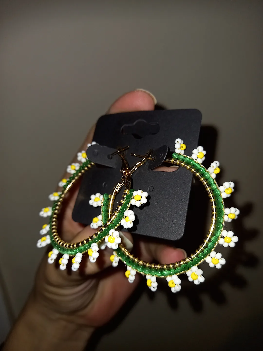 Handmade Daisy Earrings and Bracelet Set with Cat eyes Stones image indicator(3)