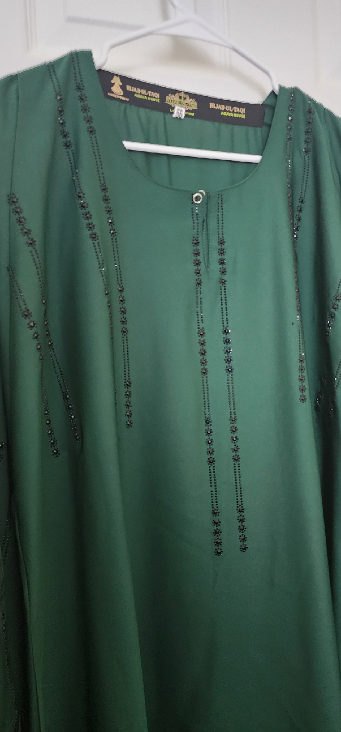 🌿 Elegant Dark Green Abaya – Size 56 – Made in Dubai 🌿 - photo 2
