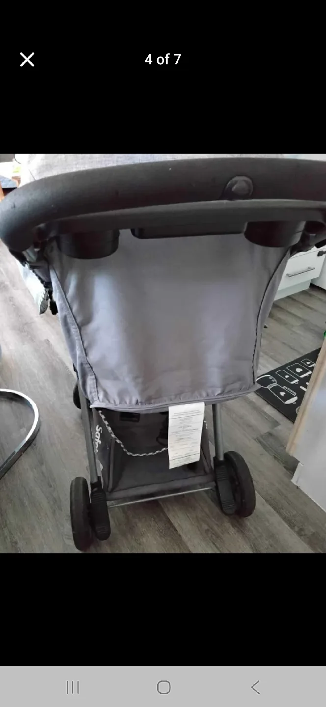 Grey Stroller with Cup Holders image indicator(3)