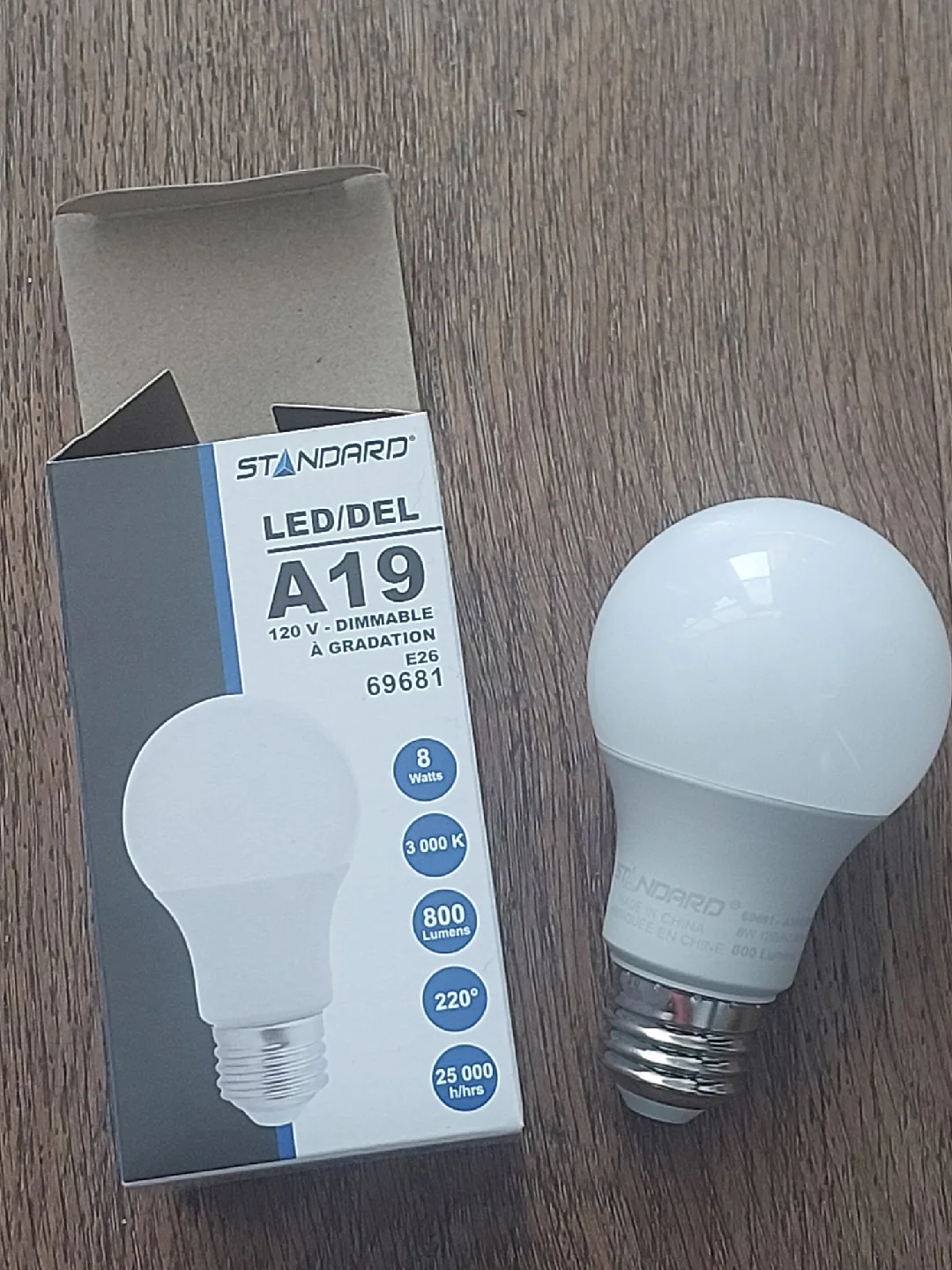Standard LED A19 Light Bulb - 8 Watts Brand new thumbnail